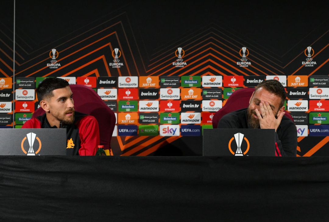 Roma, la conferenza stampa di De Rossi e Pellegrini prima del Milan – FOTO GALLERY- immagine 1