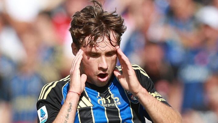 PISA, ITALY - SEPTEMBER 28: Matteo Tramoni of Pisa Sporting Club reacts during the Serie A match between Pisa SC and ACF Fiorentina at Arena Garibaldi on September 28, 2025 in Pisa, Italy. (Photo by Gabriele Maltinti/Getty Images) Da Tramoni a Calabresi e Nzola: chi gioca e chi no nel Pisa, la probabile contro il Torino - immagine 1
