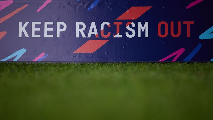 Lotta al razzismo nel calcio, svolta epocale: si valuta la sconfitta a tavolino - immagine 1