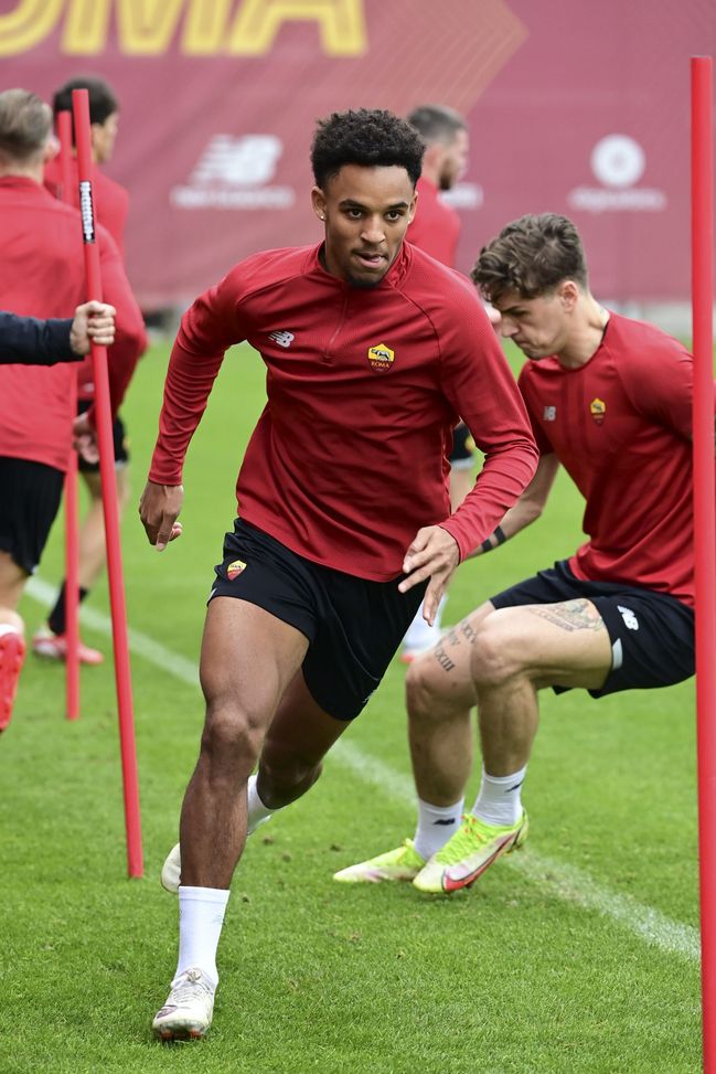 ROME, ITALY - JANUARY 02: AS Roma player Bryan Reynolds during training session at Centro Sportivo Fulvio Bernardini on January 02, 2022 in Rome, Italy. (Photo by Luciano Rossi/AS Roma via Getty Images)
