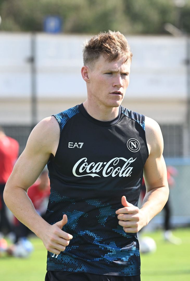 GALLERY I primi allenamenti in azzurro di Gilmour e McTominay - immagine 15