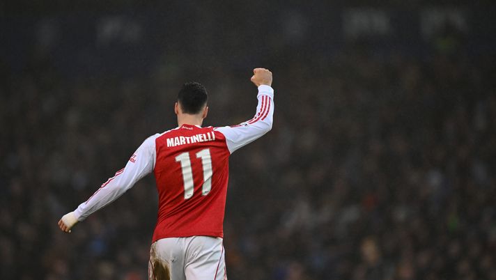 PORTSMOUTH, ENGLAND - JANUARY 11: Gabriel Martinelli of Arsenal celebrates after scoring his team's third goal during the Emirates FA Cup Third Round match between Portsmouth and Arsenal on January 11, 2026 in Portsmouth, England. (Photo by Mike Hewitt/Getty Images) Chelsea-Arsenal: come vedere la gara gratis in streaming - immagine 1