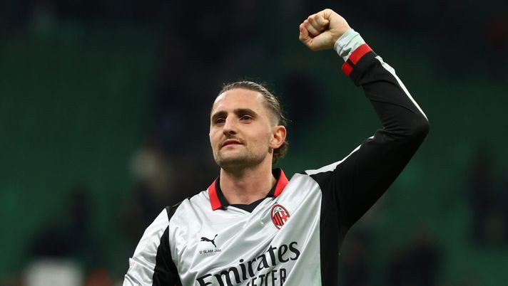 MILAN, ITALY - MARCH 21: Adrien Rabiot of AC Milan celebrates the victory after the Serie A match between AC Milan and Torino FC at Giuseppe Meazza Stadium on March 21, 2026 in Milan, Italy. (Photo by Giuseppe Cottini/AC Milan via Getty Images) Anguissa verso l’addio, Allegri mette nel mirino Rabiot: la situazione – CdM - immagine 1