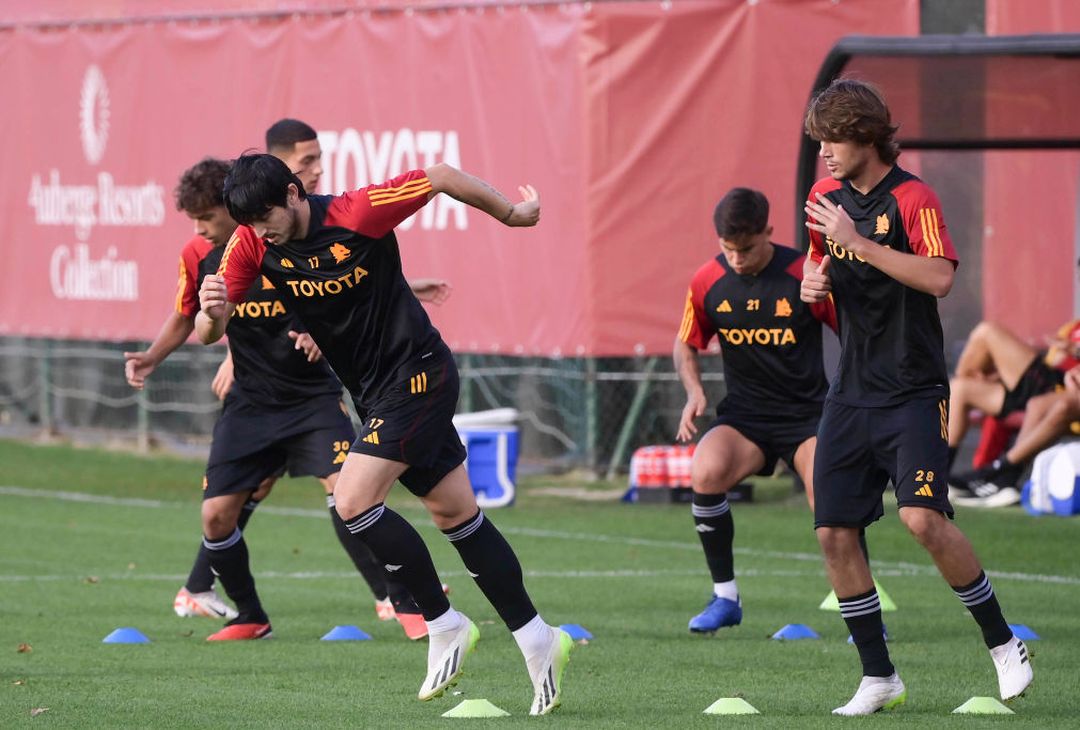 Roma, la ripresa degli allenamenti: ci sono Dybala e Renato Sanches – FOTO GALLERY - immagine 27