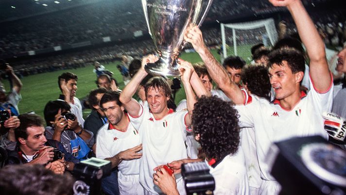 Carlo ANCELOTTI, Angelo COLOMBO and Paolo MALDINI of Milan AC celebrate the victory with the trophy during the European Cup Final match between Steaua Bucuresti and Milan AC, at Camp Nou, Barcelona, Spain on 24th May 1989 ( Photo by Serge Philippot / Onze / Icon Sport ) Angelo Colombo