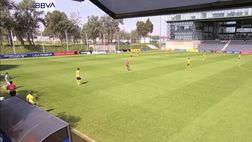 Calcio d’inizio e gol da centrocampo: un’azione clamorosa in Messico!