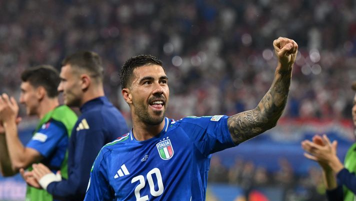 LEIPZIG, GERMANY - JUNE 24: Mattia Zaccagni of Italy celebrates with teammates after scoring his team's first goal to equalise during the UEFA EURO 2024 group stage match between Croatia and Italy at Football Stadium Leipzig on June 24, 2024 in Leipzig, Germany. (Photo by Claudio Villa/Getty Images for FIGC) zaccagni