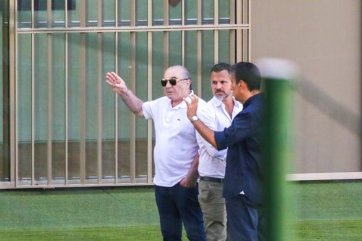 GERMOGLI PH: 23 AGOSTO 2023 BAGNO A RIPOLI VIOLA PARK ALLENAMENTO DELLA FIORENTINA IN VISTA DELLA PARTITA CONTRO IL RAPID VIENNA NELLA FOTO ROCCO COMMISSO CON IL SINDACO FRANCESCO CASINI E L'ARCHITETTO CASAMONTI L’agibilità del Viola Park, Casini: “Ecco i tempi. Siamo fiduciosi”- immagine 2