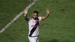 Una donna accusa Payet: “Mi ha costretta a bere la mia urina e…”