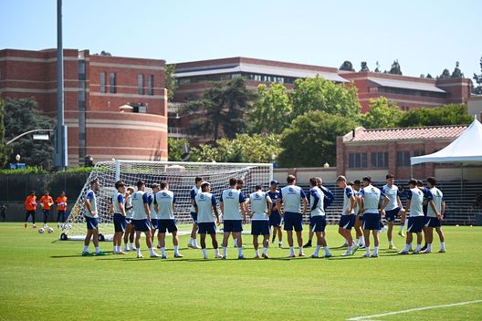 Inter, Chivu cambia: si va verso il 3-4-2-1. Spazio a Zalewski e Luis Henrique: le novità- immagine 2