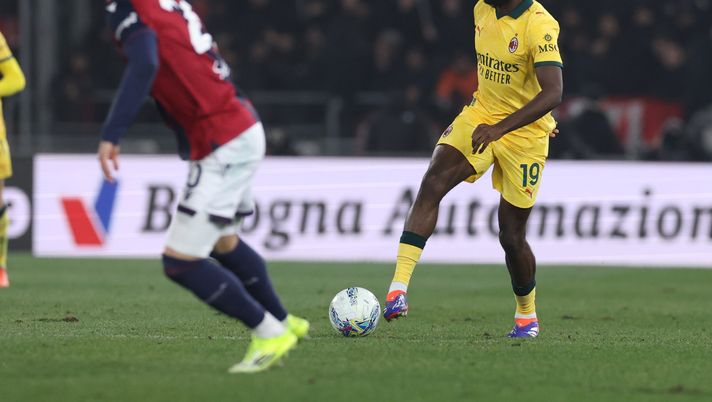 BOLOGNA, ITALY - FEBRUARY 03: Youssouf Fofana of AC Milan in action during the Serie A match between Bologna FC 1909 and AC Milan at Renato Dall'Ara Stadium on February 03, 2026 in Bologna, Italy. (Photo by Claudio Villa/AC Milan via Getty Images) Bologna-Milan, Fofana parla della canzone virale su di lui e fissa l’obiettivo - immagine 1
