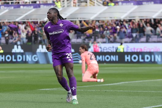 FLORENCE, ITALY - MARCH 30: Moise Kean of ACF Fiorentina celebrates after scoring a goal during the Serie A match between Fiorentina and Atalanta at Stadio Artemio Franchi on March 30, 2025 in Florence, Italy. (Photo by Gabriele Maltinti/Getty Images) Marchini: “Kean e Vlahovic situazioni differenti. Vuole i Mondiali”- immagine 2