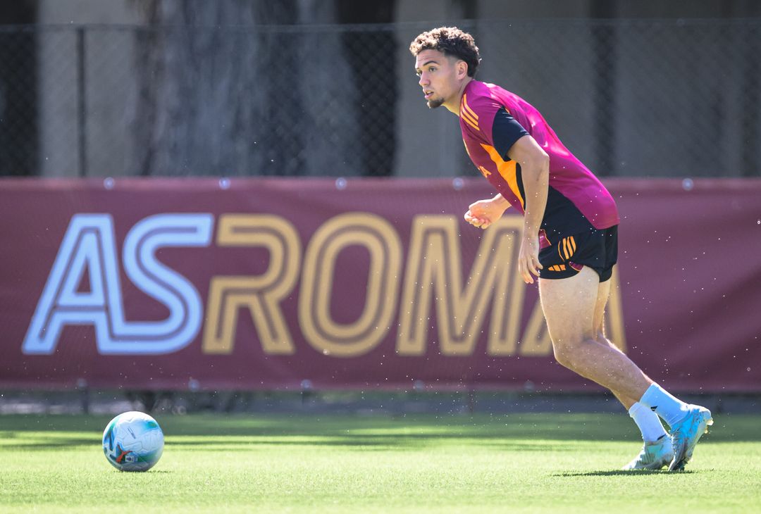 Trigoria, l’allenamento a due giorni dal derby: presenti Massara e Ranieri – FOTO GALLERY - immagine 32