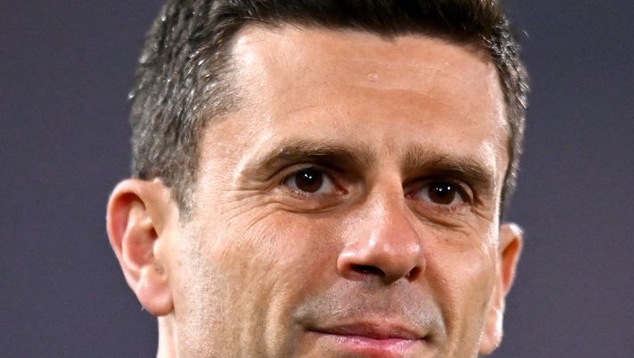 BOLOGNA, ITALY - FEBRUARY 23: Thiago Motta, Head Coach of Bologna FC, looks on prior to the Serie A TIM match between Bologna FC and Hellas Verona FC at Stadio Renato Dall'Ara on February 23, 2024 in Bologna, Italy. (Photo by Alessandro Sabattini/Getty Images) Cor. Bo – Galeone su Motta: “E’ un predestinato, Bologna non si lascia per nessuno in Italia”- immagine 1