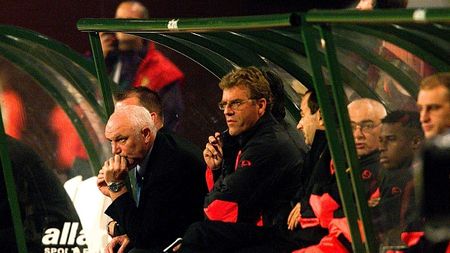 Foot : Belgium - Bulgary/ Qual.Euro 2004, Deception, Teleurstelling, Anthuenis Aime, Munaron Jacky /Red Devils, Diables Rouges, Rode Duivels, Qualifiing, Qualification, Kwalificatie, European Cup, Europees Kampioenschap, Championat Europe, Bulgarije, Bulgarie, (Photo by Tim De Waele/Getty Images)