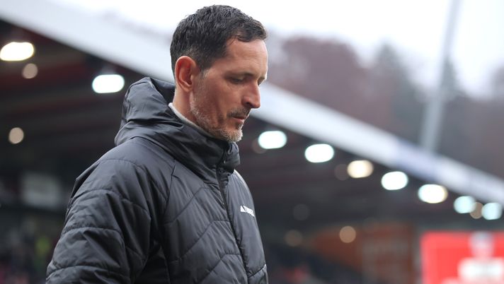 Dino Toppmoller, tecnico dell'Eintracht, perde Uzun per infortunio alla vigilia della trasferta con il Napoli: stop di almeno 5 settimane! uzun infortunio eintracht napoli