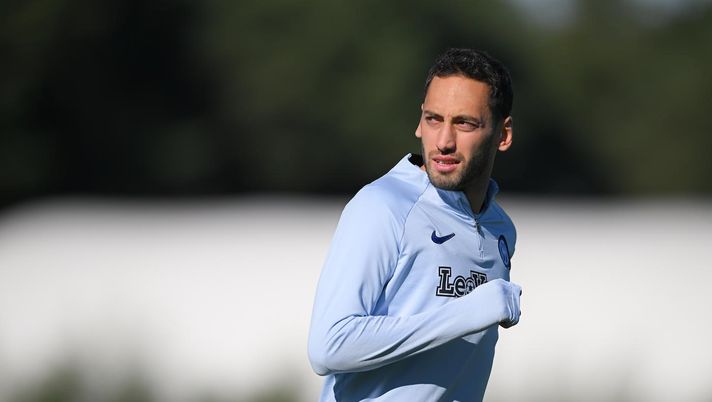 FCIN1908 / Bastoni, settimana prossima altri esami. No problem Calhanoglu e Arnautovic - immagine 1