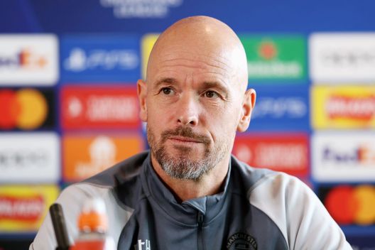 (Photo by Charlotte Tattersall/Getty Images) A cena con la moglie: ten Hag snobba e ignora il Manchester City prima del derby…- immagine 2