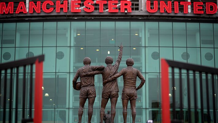 MANCHESTER, ENGLAND - NOVEMBER 23: A general view of Old Trafford Stadium, the home of Manchester United Football Club on November 23, 2022 in Manchester, England. Yesterday, the club released a statement indicating that the Glazer family who are majority owners of the club said they will 'consider all strategic alternatives, including new investment into the club, a sale, or other transactions involving the company'. The announcement came on the same day the club announced its star player, Cristiano Ronaldo, was leaving with immediate effect. (Photo by Christopher Furlong/Getty Images) Manchester United-West Ham: dove vedere la Premier League in Diretta TV e in Streaming - immagine 1