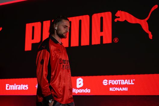 MILAN, ITALY - MARCH 08: Adrien Rabiot of AC Milan looks on prior to the Serie A match between AC Milan and FC Internazionale at Giuseppe Meazza Stadium on March 08, 2026 in Milan, Italy. (Photo by Giuseppe Cottini/AC Milan via Getty Images) assenza-rabiot-rientro-milan-torino