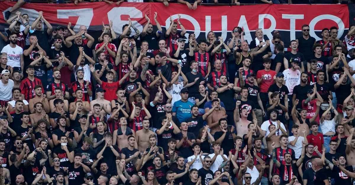 trasferta vietata napoli milan la curva sud sabato mattina tutti a milanello per sostenere i ragazzi da Pianetamilan.it trasferta vietata napoli milan la curva sud sabato mattina tutti a milanello per sostenere i ragazzi