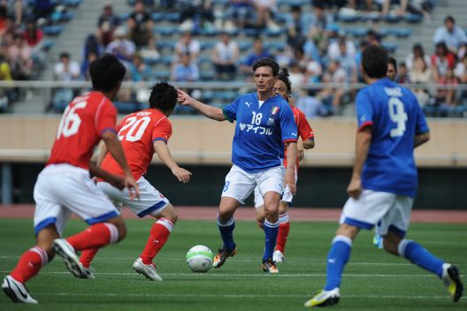Stefano Eranio in una partita di 'vecchie glorie' dell'Italia (Photo by Masashi Hara/Getty Images) ESCLUSIVA Stefano Eranio a DDD: “Al Milan è mancata la presenza della società quando serviva”- immagine 3