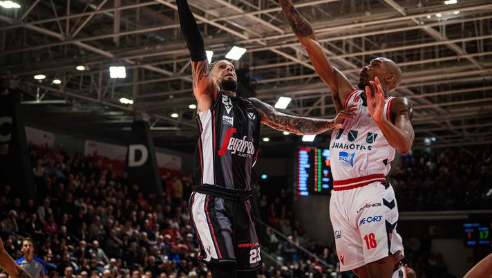Basket LBA – La Virtus cade a Reggio Emilia 72 a 66- immagine 1