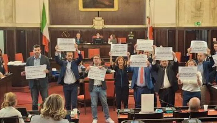 Centrodestra occupa aula consiglio comunale. “Sala ci riferisca su San Siro” - immagine 1