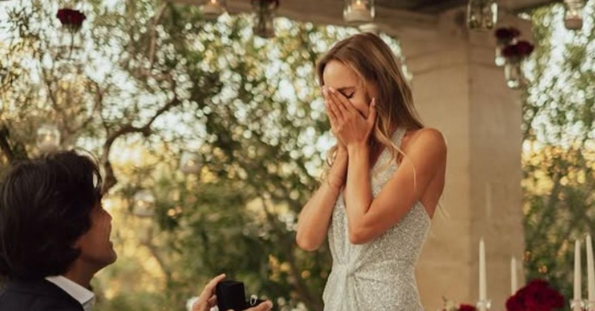 L’agente Pastorello si sposa. La proposta di matrimonio alla compagna