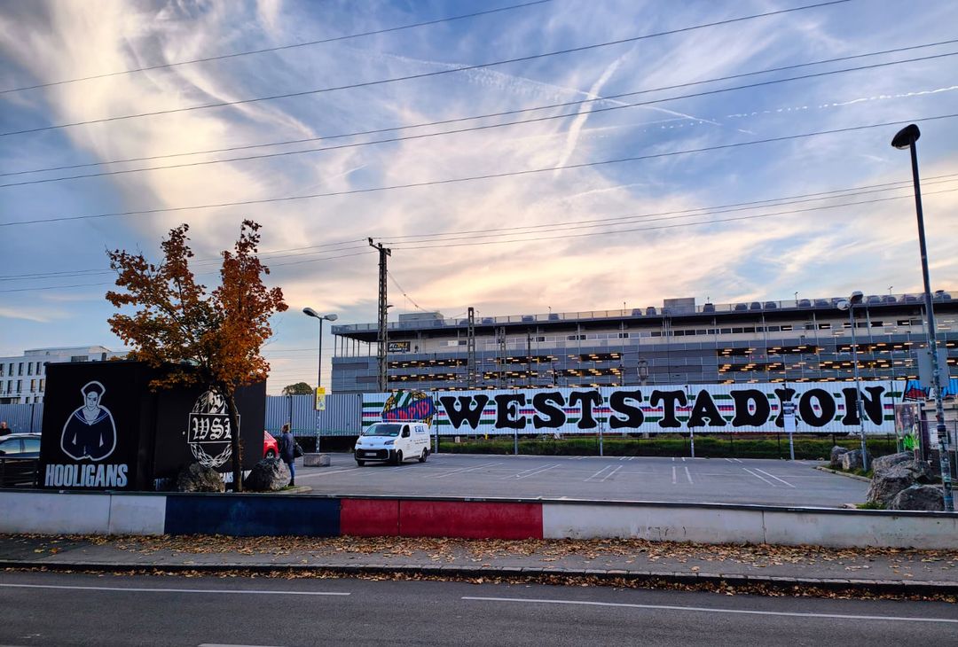 FOTO VN – Prime immagini da Vienna: spunta anche un adesivo “Viola m***a” - immagine 5