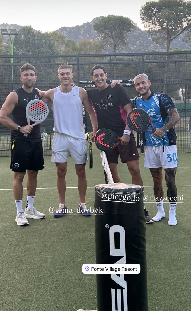 Dovbyk in Sardegna con Gollini: partita a padel con Mazzocchi del Napoli – FOTO- immagine 2