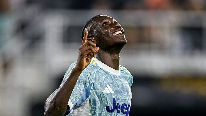 WASHINGTON, DC - JUNE 18: Randal Kolo Muani of Juventus celebrates 0-4 goal during the FIFA Club World Cup 2025 group G match between Al Ain FC and Juventus FC at Audi Field on June 18, 2025 in Washington, United States. (Photo by Daniele Badolato - Juventus FC/Juventus FC via Getty Images) La Juve non ha ancora mollato Kolo Muani: ecco le ultime sulla trattativa - immagine 1