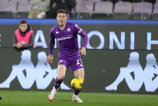 FLORENCE, ITALY - FEBRUARY 28: Robin Gosens of ACF Fiorentina in action during the Serie A match between Fiorentina and Lecce at Stadio Artemio Franchi on February 28, 2025 in Florence, Italy. (Photo by Gabriele Maltinti/Getty Images) Gosens