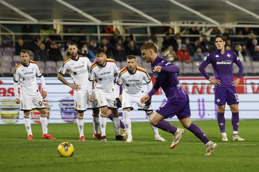 GERMOGLI PH: 28 FEBBRAIO 2025 FIRENZE STADIO ARTEMIO FRANCHI CAMPIONATO SERIE A FIORENTINA VS LECCE NELLA FOTO BELTRAN RIGORE SBAGLIATO Lutto improvviso in casa Lecce. La gara con l’Atalanta verrà rinviata- immagine 2