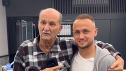 Un tifoso incontra Lobotka dal barbiere e lo incoraggia in vista della Juventus