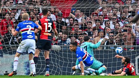 GENOA, ITALY - APRIL 30: Abdelhamid Sabiri of Sampdoria (C) scores a goal during the Serie A match between UC Sampdoria and Genoa CFC at Stadio Luigi Ferraris on April 30, 2022 in Genoa, Italy. (Photo by Getty Images)