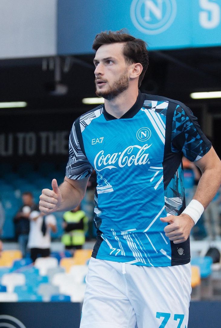 GALLERY Il Napoli presenta il nuovo kit: che stile per gli azzurri!- immagine 1