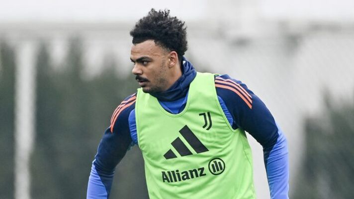 TURIN, ITALY - FEBRUARY 4: Renato Veiga of Juventus during a training session at JTC on February 4, 2025 in Turin, Italy. (Photo by Daniele Badolato - Juventus FC/Juventus FC via Getty Images) Juve, la probabile formazione: recuperato Veiga e Gatti in dubbio, cosa filtra - immagine 1