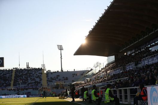 “Chi sta dietro di me sia più sportivo”: il segnale di Italiano alla tribuna- immagine 2