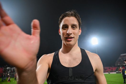 Verso Roma-Milan con un Azmoun in più. De Rossi: “Rendiamo orgogliosi i tifosi”- immagine 2