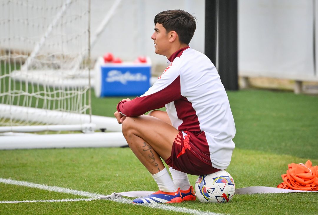 Ritiro Roma, Dovbyk scalda i motori: le indicazioni di De Rossi – FOTO GALLERY - immagine 36