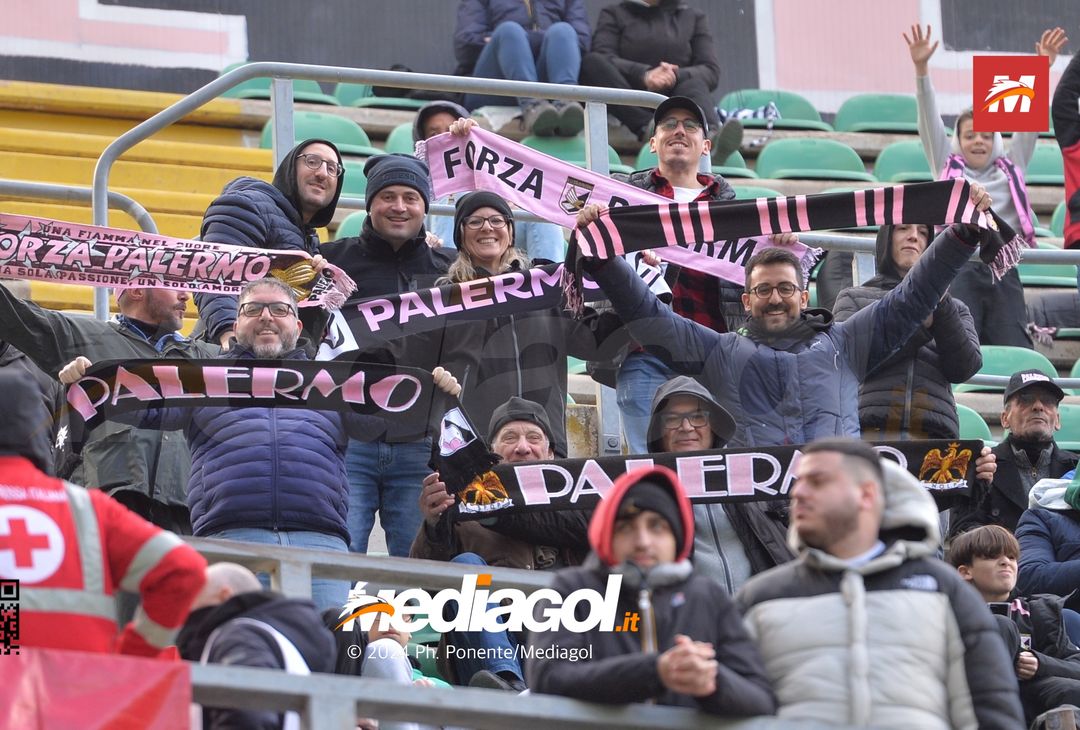 FOTOTIFO Palermo-Modena 4-2, gli scatti ai tifosi al “Renzo Barbera” (GALLERY) - immagine 17