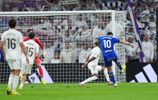 Il gol di Martin Satriano contro il Real Madrid (Photo by Angel Martinez/Getty Images) Real Madrid-Getafe 0-1, caos totale al Bernabéu: chieste le dimissioni di Florentino Pérez!- immagine 2