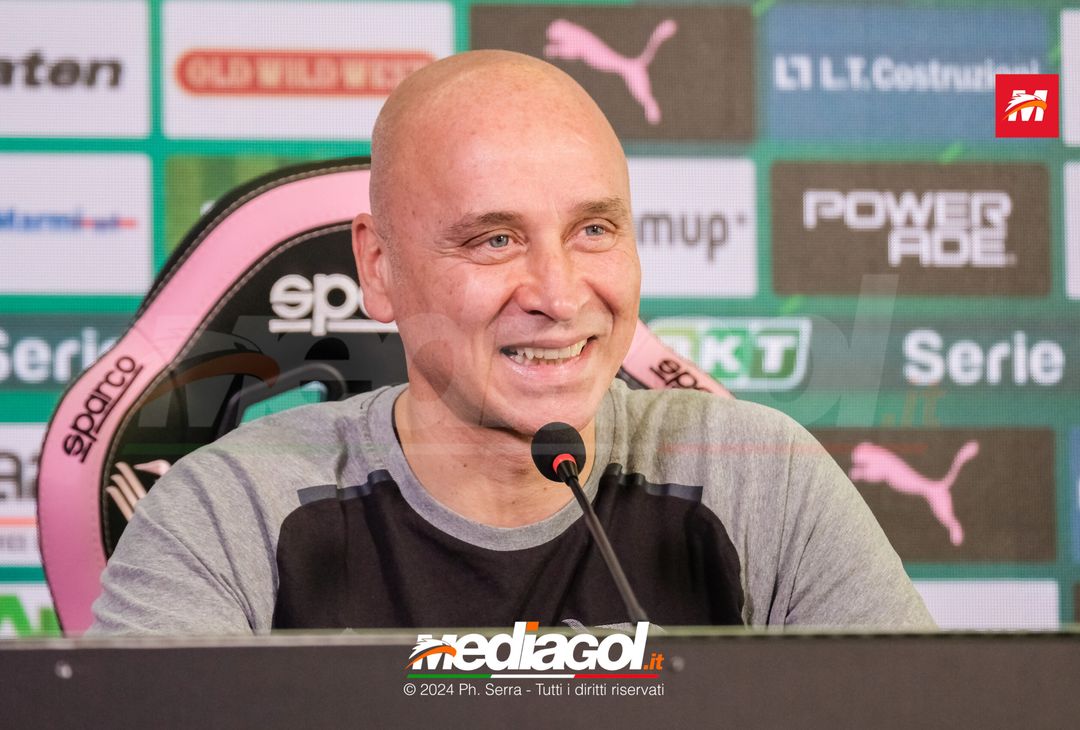 FOTO PALERMO, verso il Catanzaro: il tecnico Corini in conferenza (GALLERY)- immagine 1