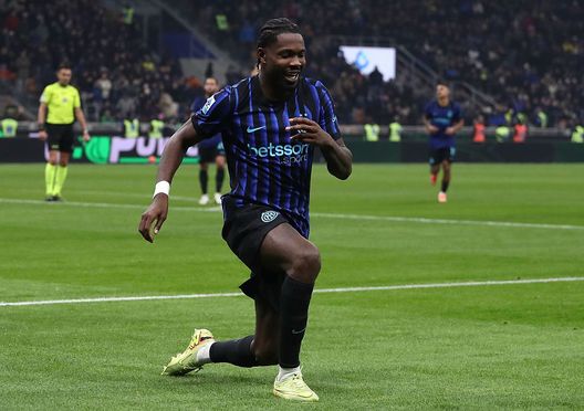 Milano, Italia - 6 dicembre 2025: Marcus Thuram dell'Inter esulta per aver segnato il secondo gol della sua squadra durante la partita di Serie A tra Inter e Como allo Stadio Giuseppe Meazza. (Foto di Marco Luzzani/Getty Images) Como-Inter, statistiche e precedenti tra le due squadre lombarde- immagine 4