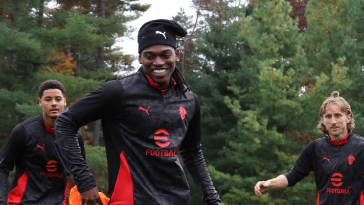 Allegri: 'Entrare nella testa di Leao? Mi è difficile. Non è ancora al 100%'