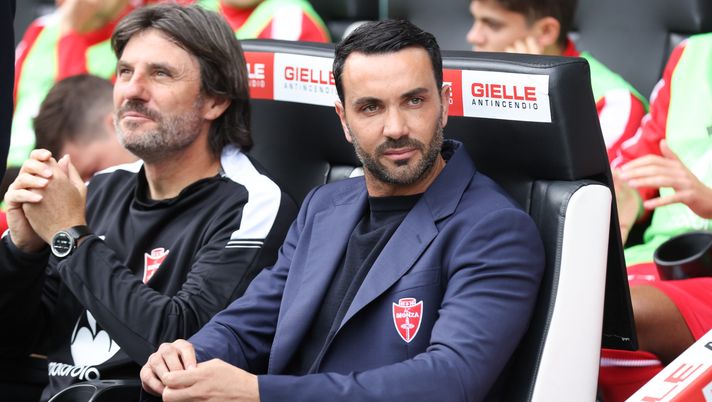 UDINE, ITALY - APRIL 08: Raffaele Palladino, Head Coach of AC Monza looks on during the Serie A match between Udinese Calcio and AC Monza at Dacia Arena on April 08, 2023 in Udine, Italy. (Photo by Emmanuele Ciancaglini/Getty Images) Raffaele Palladino