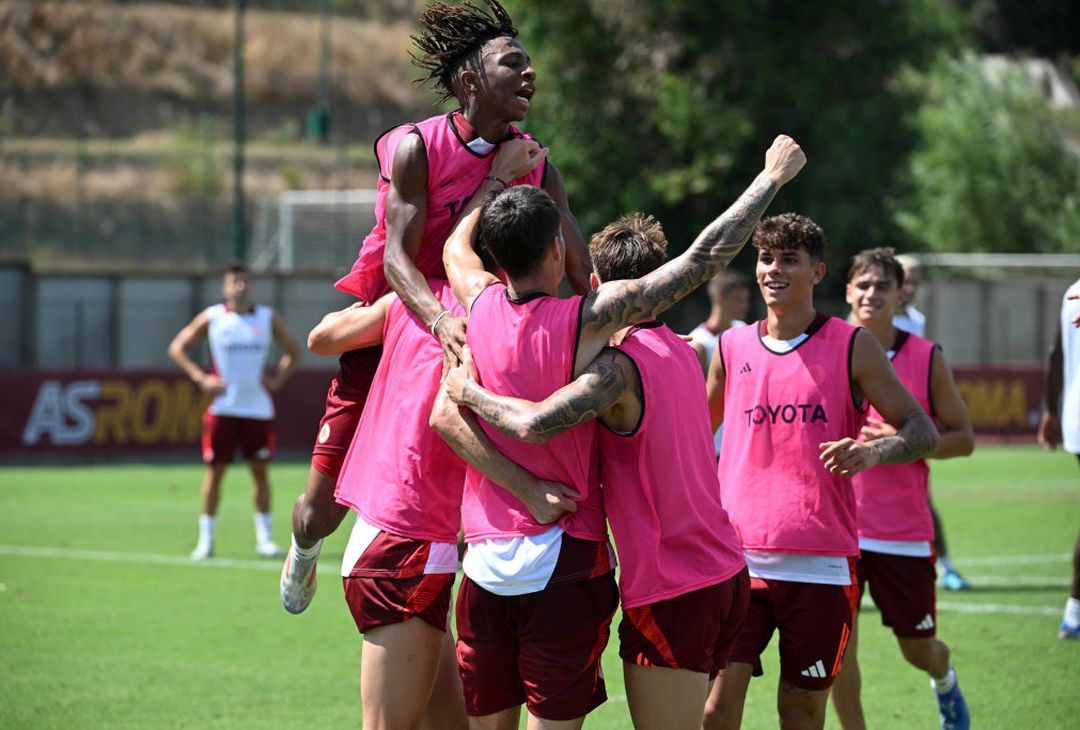 Roma, ripresa in vista dell’Empoli: presente Dybala – FOTO GALLERY - immagine 3