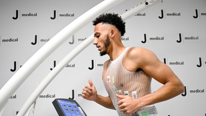 TURIN, ITALY - FEBRUARY 2: Juventus New Signing Lloyd Kelly Medical Tests at Jmedical on February 2, 2025 in Turin, Italy. (Photo by Daniele Badolato - Juventus FC/Juventus FC via Getty Images) UFFICIALE – Kelly è un nuovo giocatore della Juve, cifre e dettagli dell’operazione - immagine 1