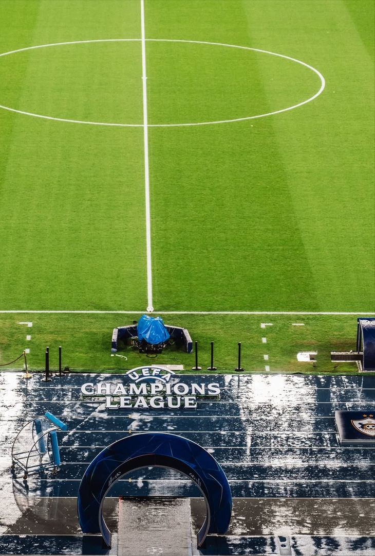 Circa un'ora separa Napoli-Qarabag dal suo fischio d'inizio. In programma alle 21:00, la gara è valevole per la 5ª giornata della League Phase dell'edizione 2025/26 di Champions. A ospitare tale scontro sarà lo Stadio Diego Armando Maradona, di cui l'admin dei social azzurri ha pubblicato una serie di scatti sul proprio account Instagram.